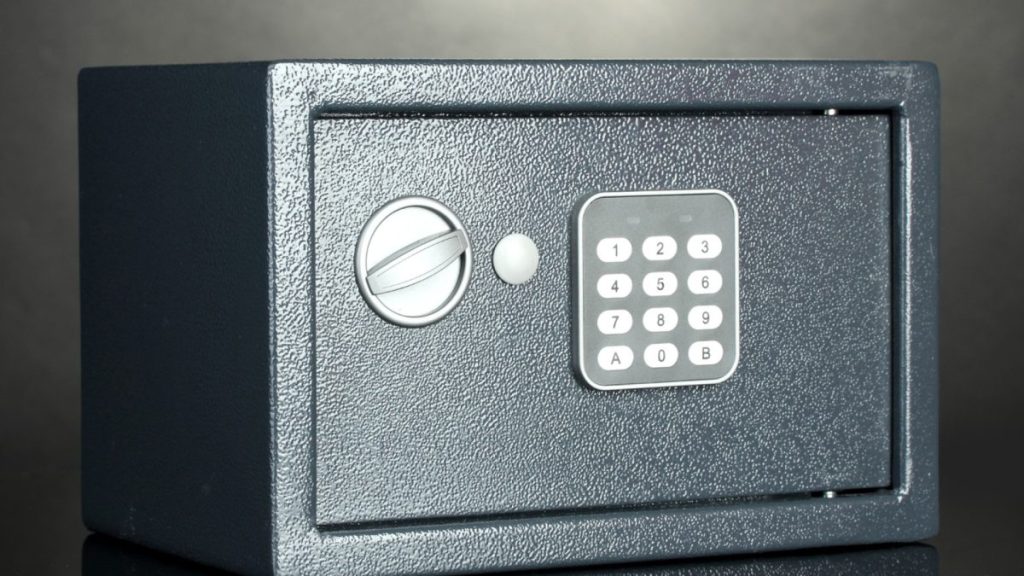 Pourquoi installer un coffre-fort chez soi est devenu essentiel ?